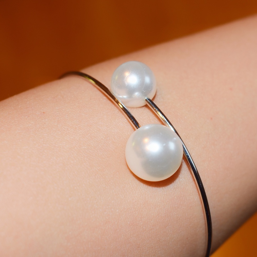 🆕 Pearl Adjustable Cuff